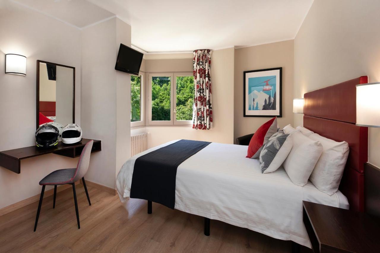 Hotel Palarine Erts Екстериор снимка