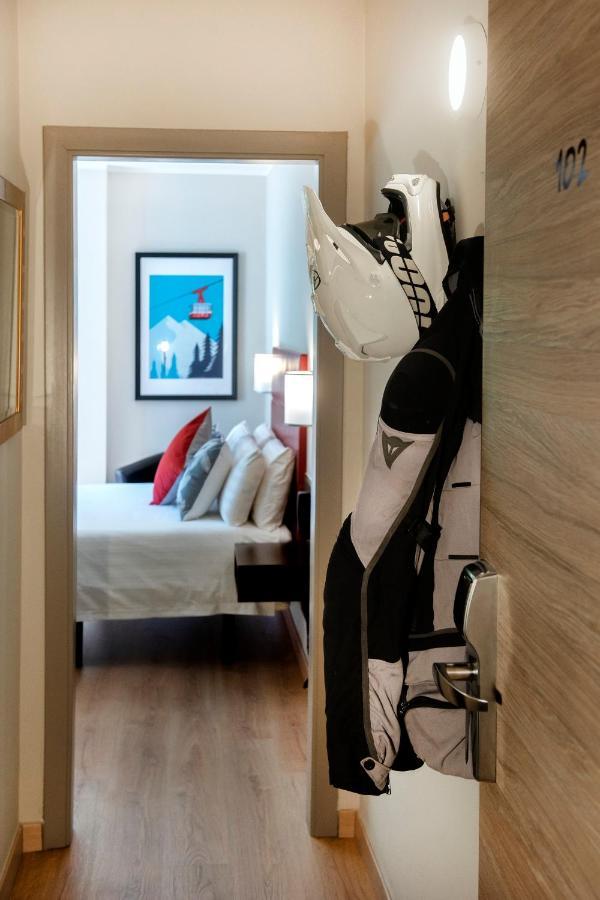 Hotel Palarine Erts Екстериор снимка