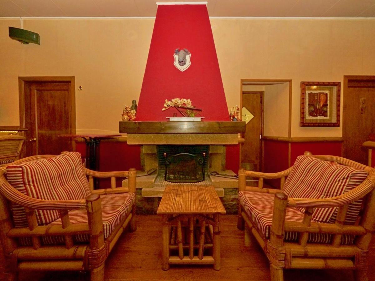 Hotel Palarine Erts Екстериор снимка