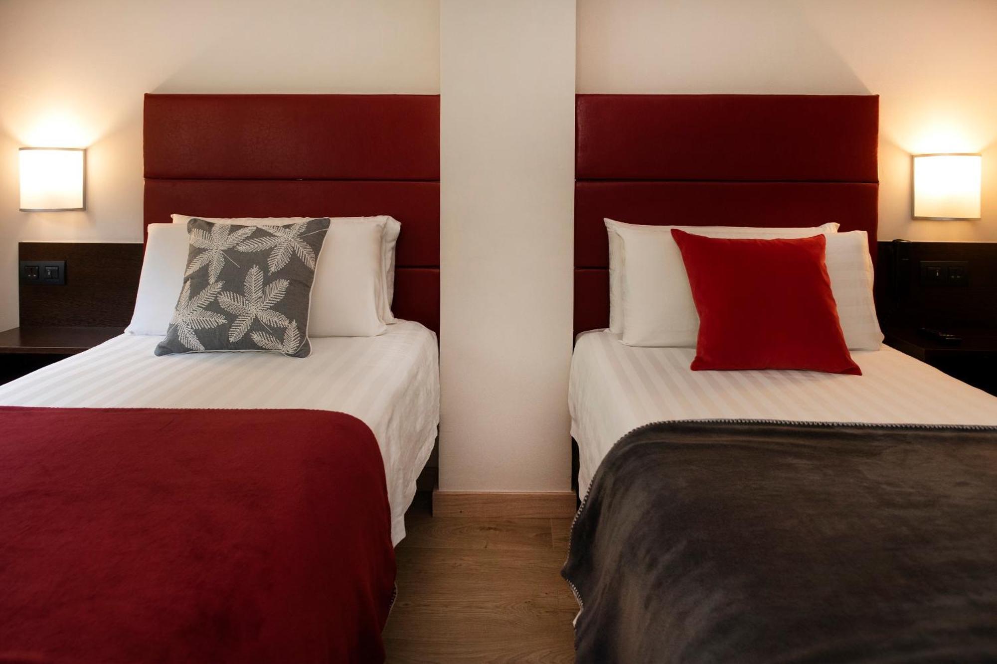 Hotel Palarine Erts Стая снимка